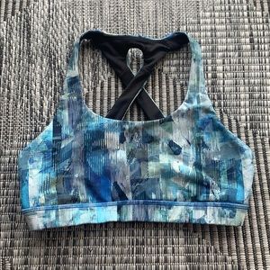 Lululemon sports bra